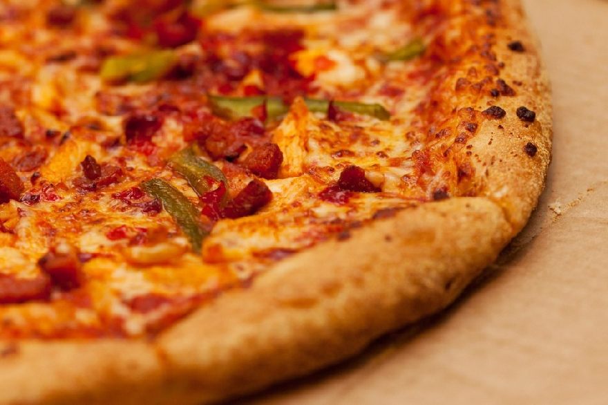 Leckere und knusprige Pizza wie bei der Pizzeria Italia in Beckum.